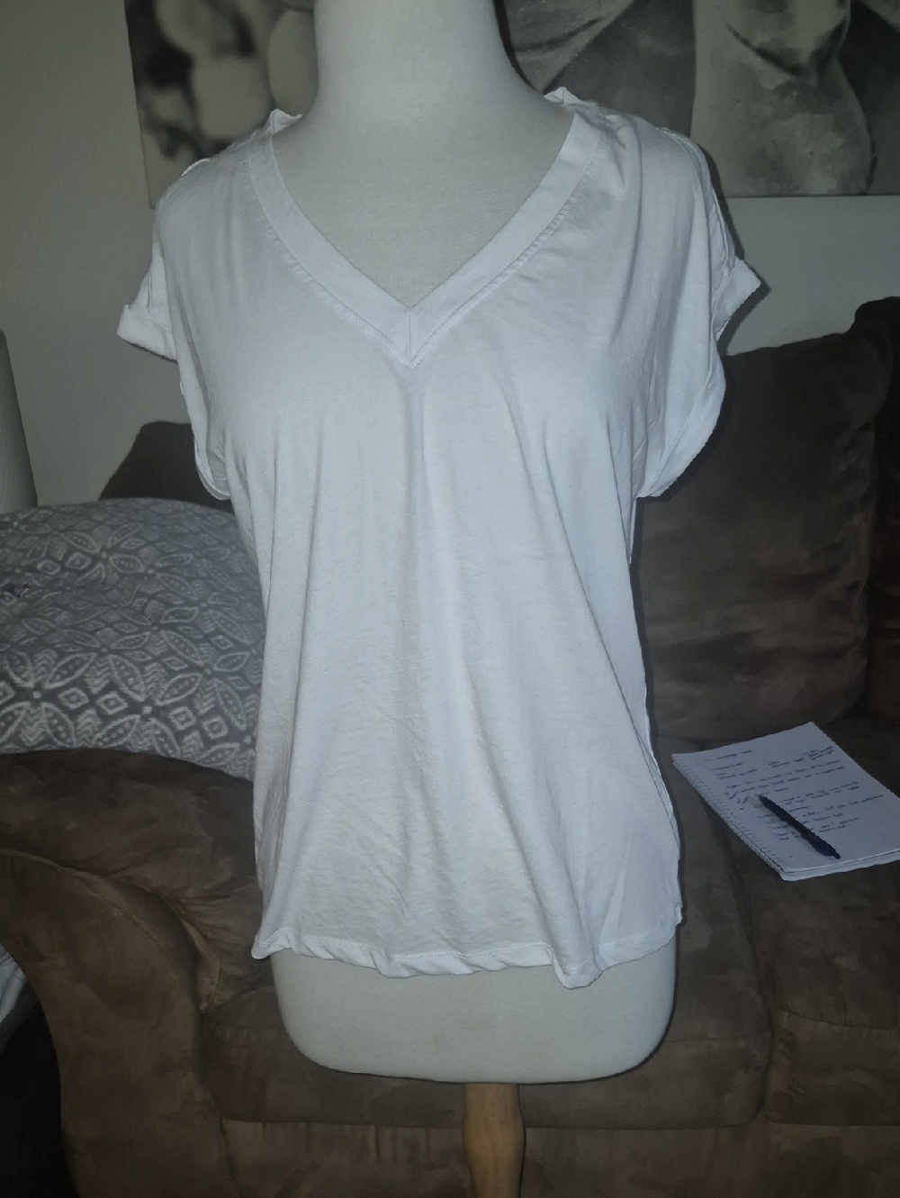 Jessica Simpson White V-Neck Short Sleeve Tee